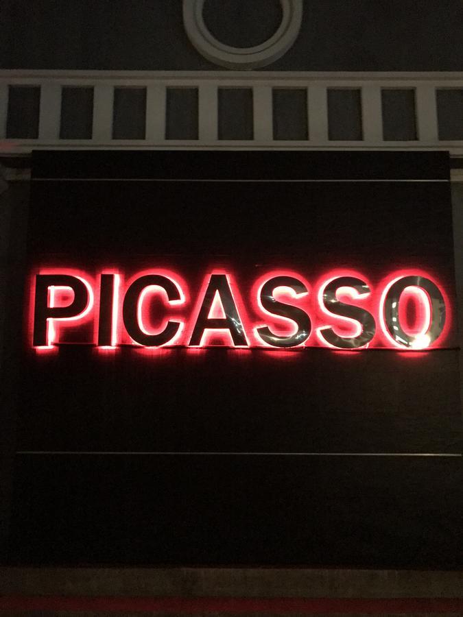 Picasso Motel Pattaya Exterior foto