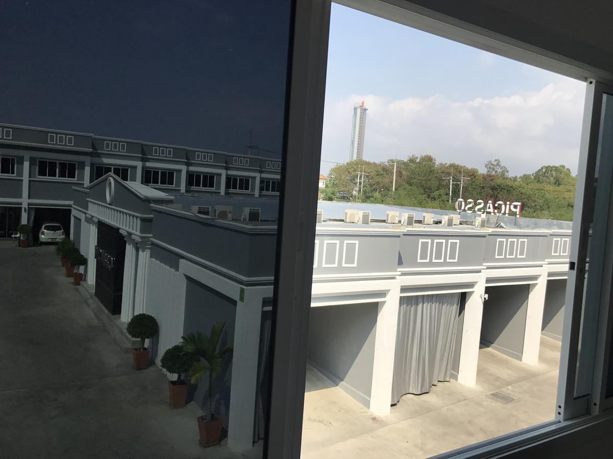 Picasso Motel Pattaya Exterior foto