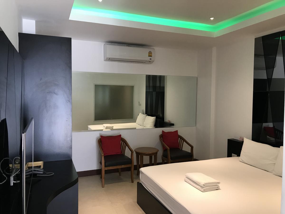 Picasso Motel Pattaya Exterior foto